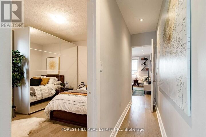 Property Photo: 137 Earlscourt Avenue Main ON M6E 4A8