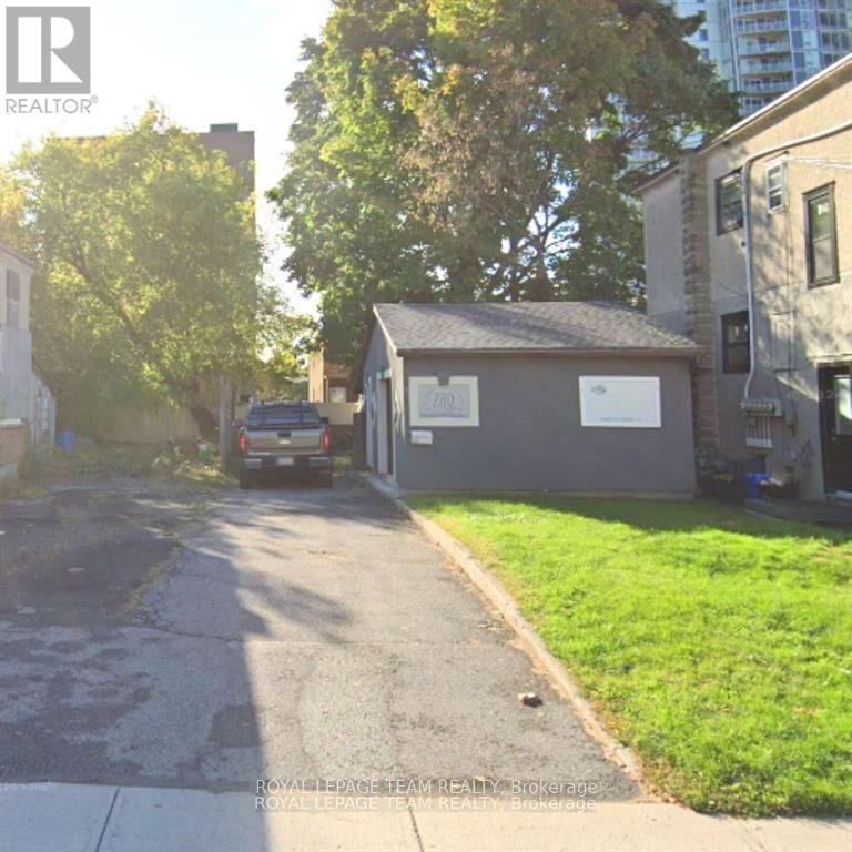 Property Photo:  66 Pamilla Street  ON K1S 3K8 