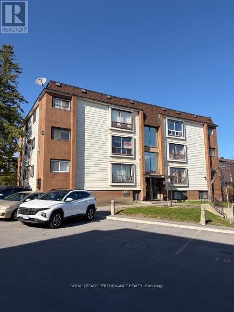 Property Photo:  51 Sumac Street 8  ON K1J 7T7 