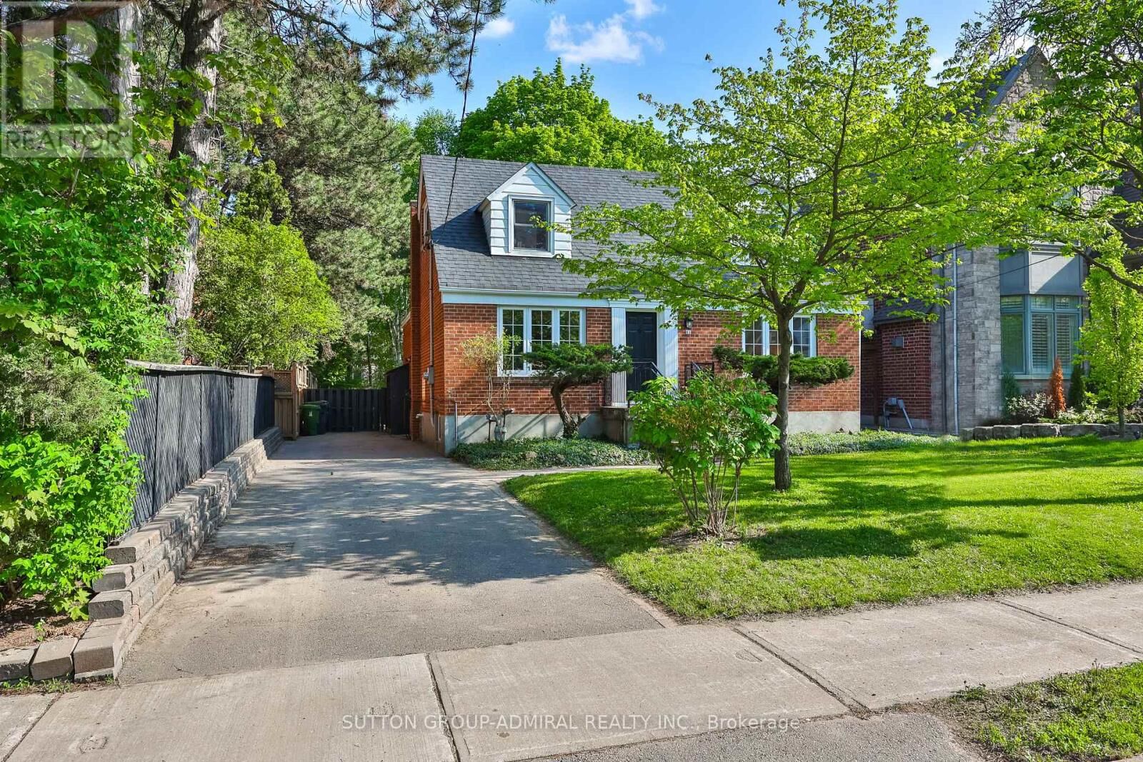 Property Photo:  81 Yorkview Drive  ON M2R 1J9 