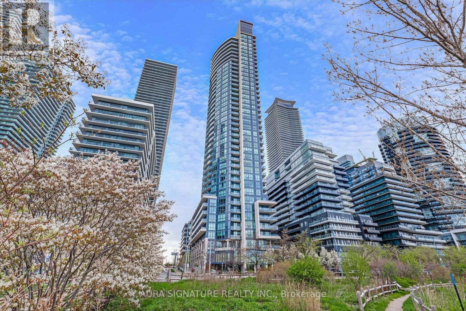 Property Photo:  59 Annie Craig Drive 1004  ON M8V 0C4 