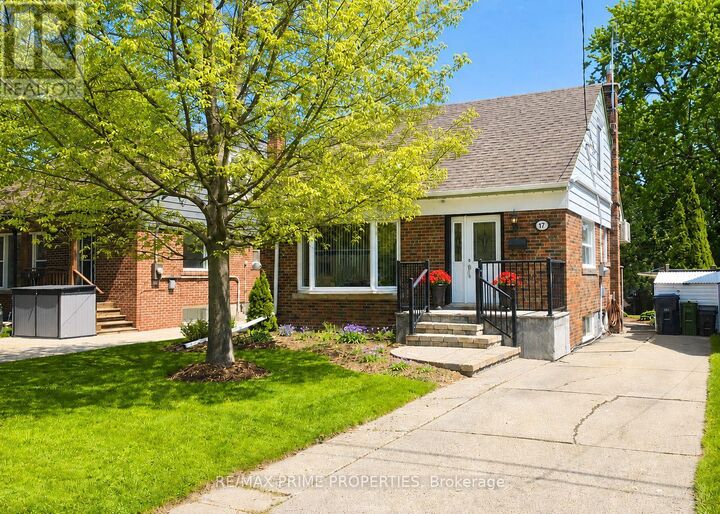 Property Photo:  17 Tardree Place  ON M1R 3X2 