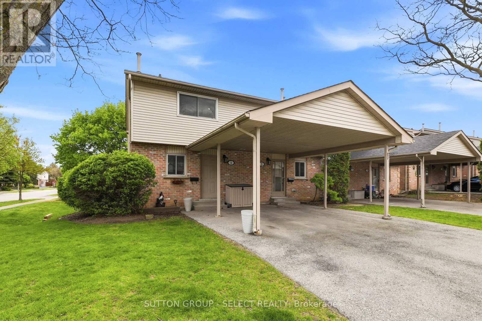 Property Photo:  151 Bonaventure Drive 1  ON N5V 4M1 