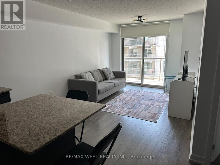 Property Photo: 816 Lansdowne Avenue 614 ON M6H 4K6