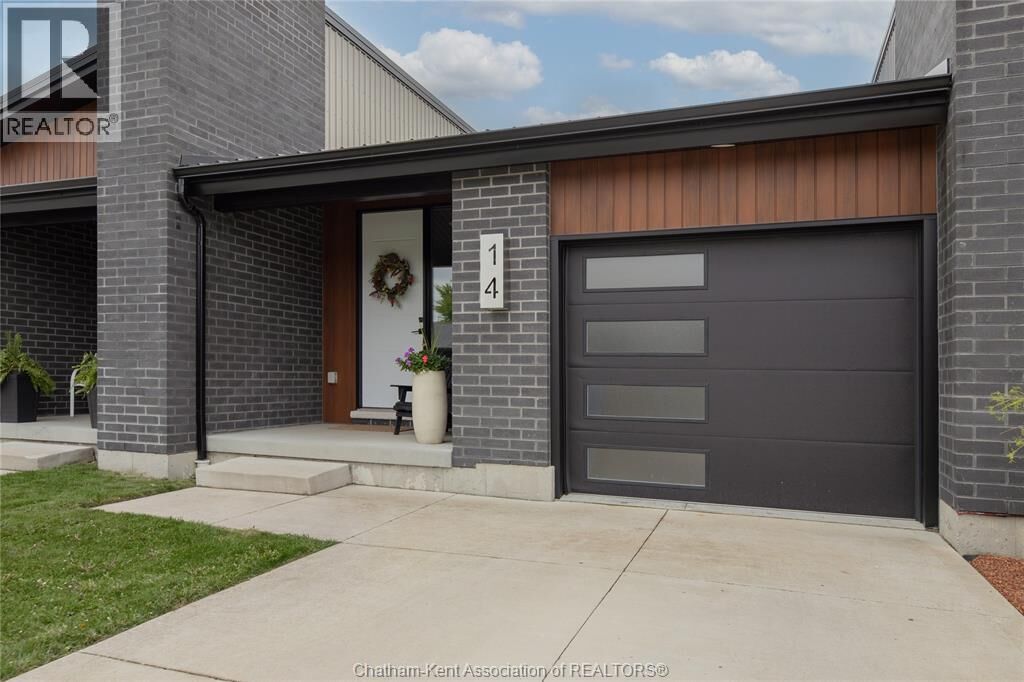 Property Photo:  14 Clara Crescent  ON N7M 0R8 