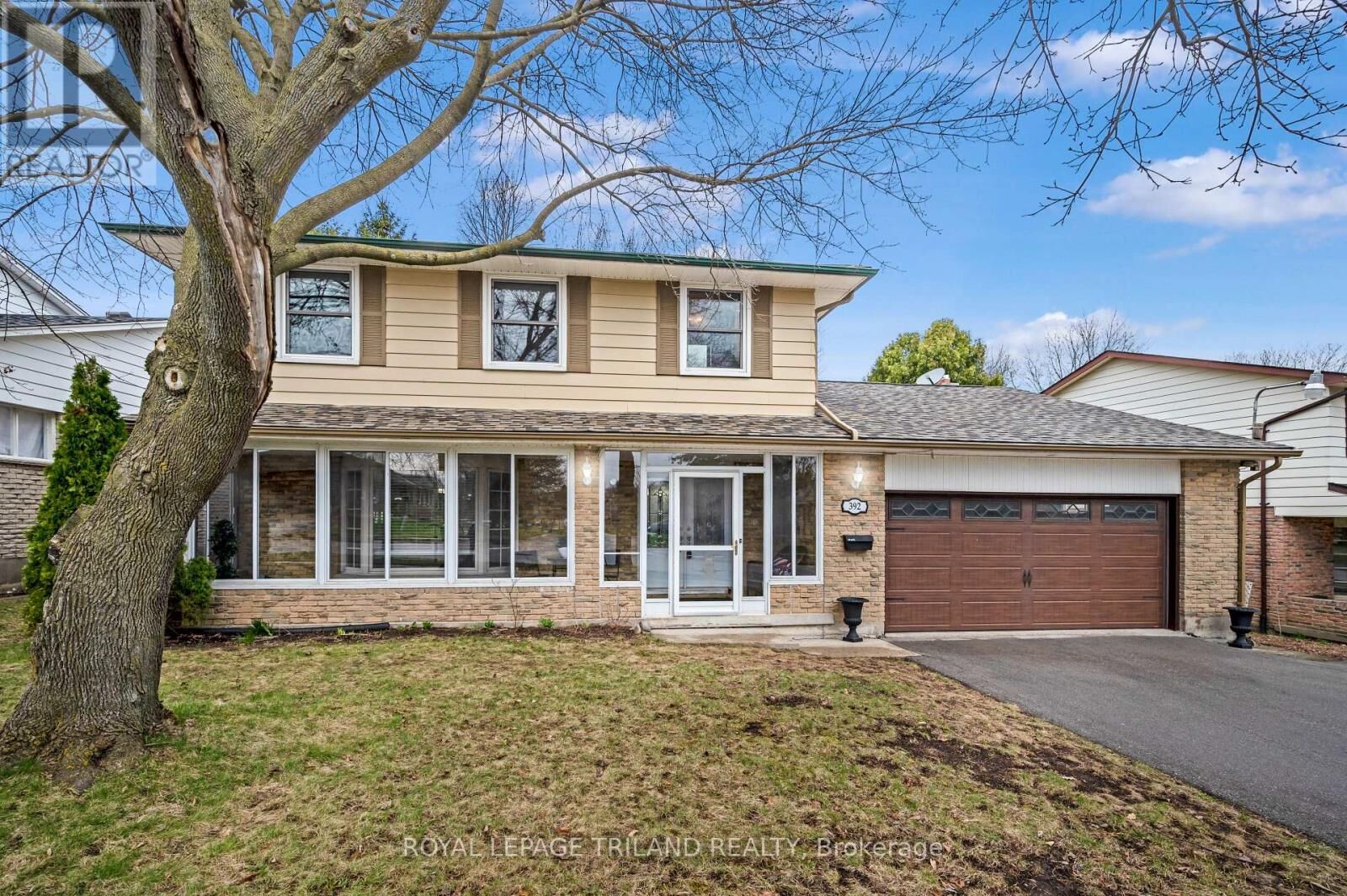 Property Photo: 392 Village Green Avenue ON N6J 3Z8