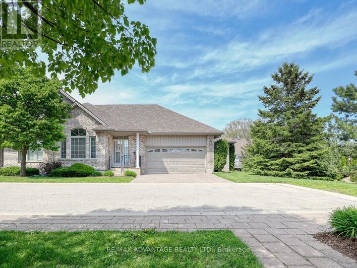 Property Photo:  800 Commissioners Road West 42  ON N6K 1C2 