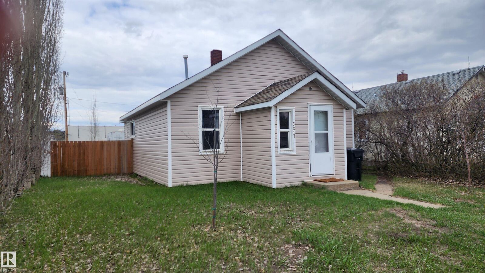 Property Photo:  5017 51 Street  AB T0A 1A0 