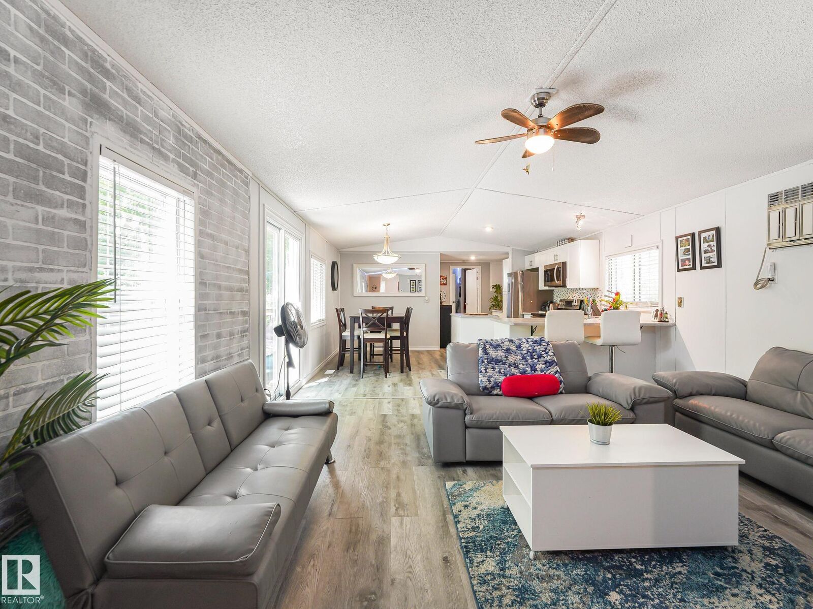 Property Photo:  304 57323 Rgrd 30  AB T0E 1A0 