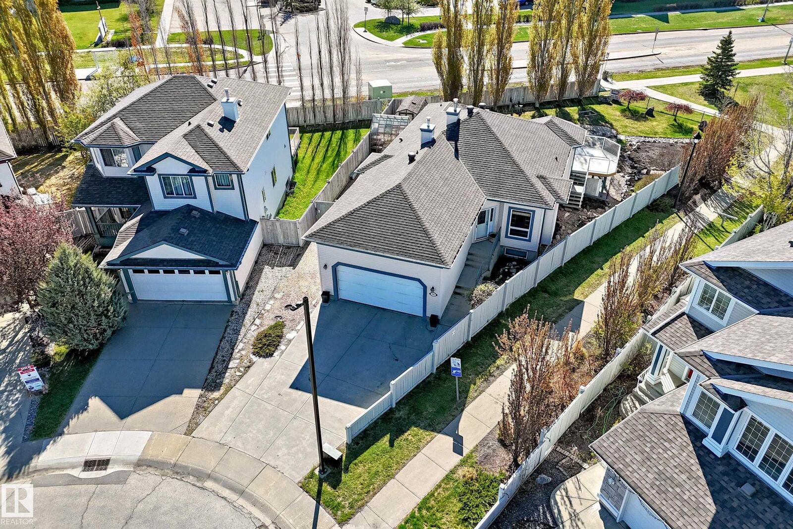 Property Photo:  576 Glenwright Crescent NW  AB T5P 4E6 