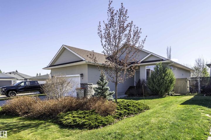 Property Photo:  22 Stony Creek  AB T7Z 2Z8 