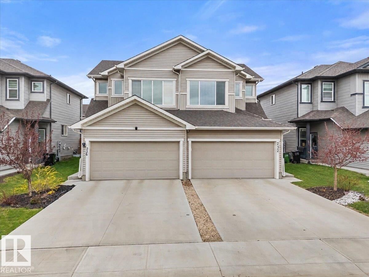 Property Photo:  236 39 Avenue NW  AB T6T 2K3 