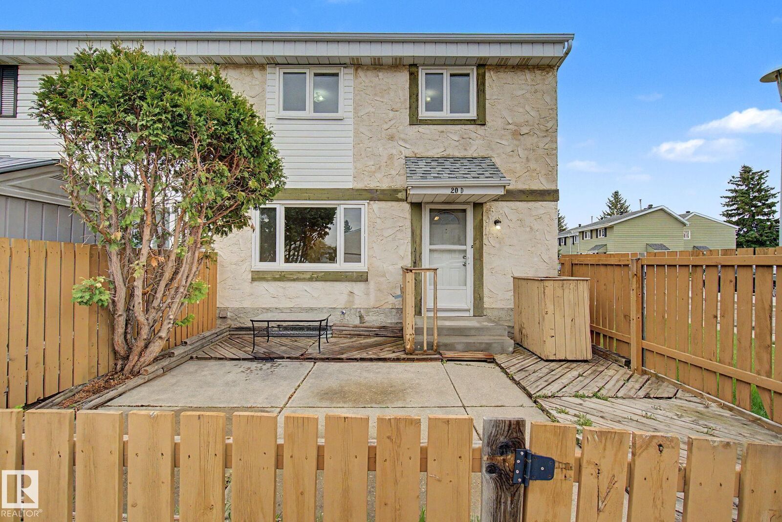 Property Photo:  20D Callingwood Crest NW  AB T5T 0H5 