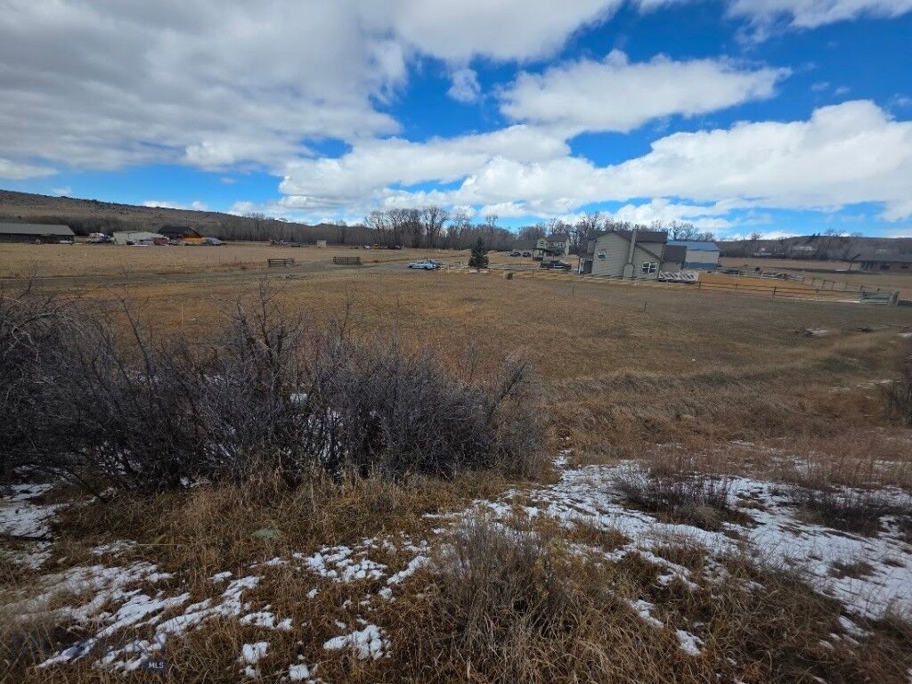 Property Photo: 208 W 4th Street MT 59018
