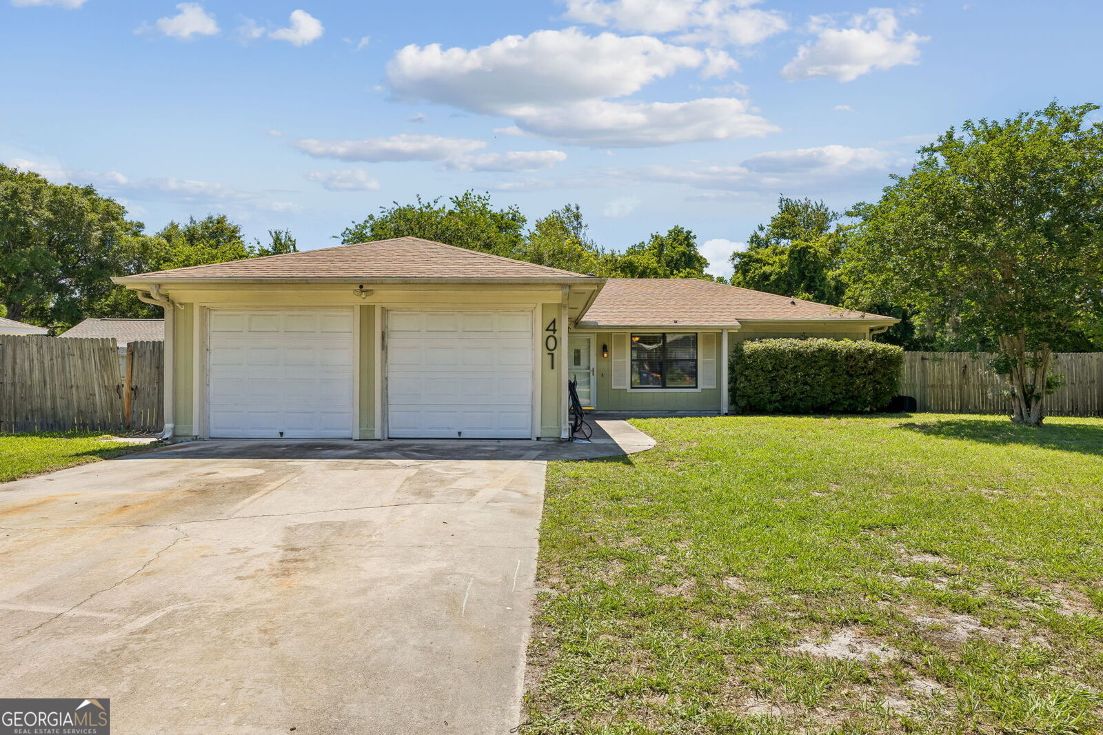 Property Photo:  401 Powder Horn Road  GA 31558 