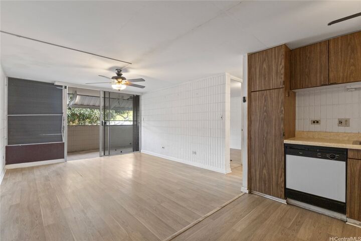 Property Photo:  85-003 Pokai Bay Street 104  HI 96792 