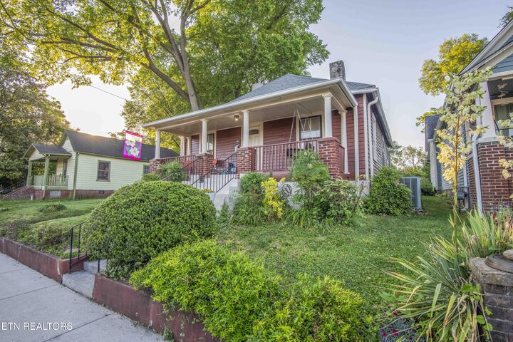 Property Photo:  228 Cansler Ave  TN 37921 