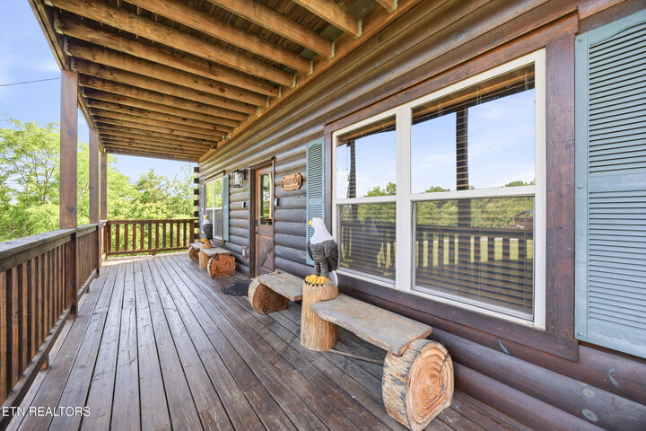 Property Photo:  339 Oak Lake Drive  TN 37876 