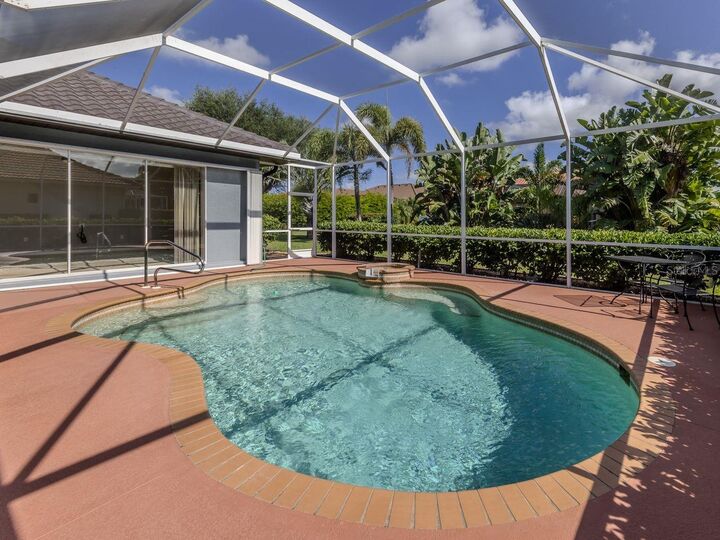 Property Photo: 715 Thistlelake Drive FL 34293