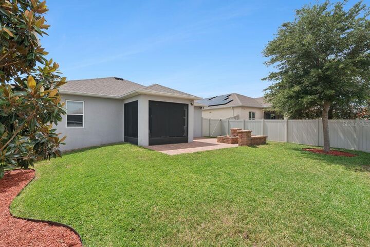 Property Photo:  206 Hydra Way  FL 34736 