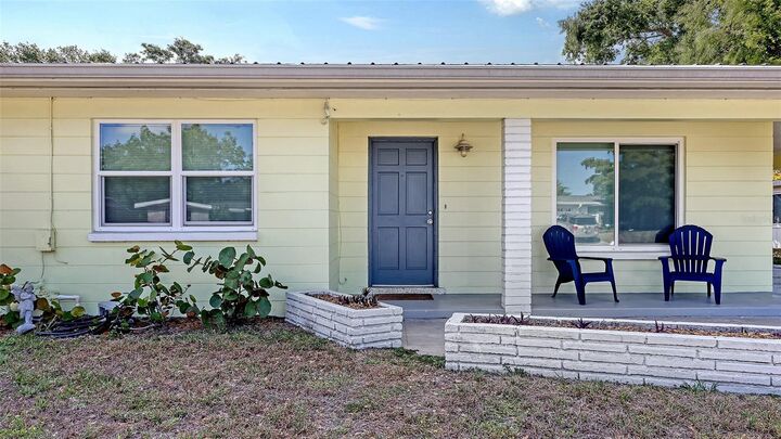 Property Photo: 2542 Tulip Street FL 34239