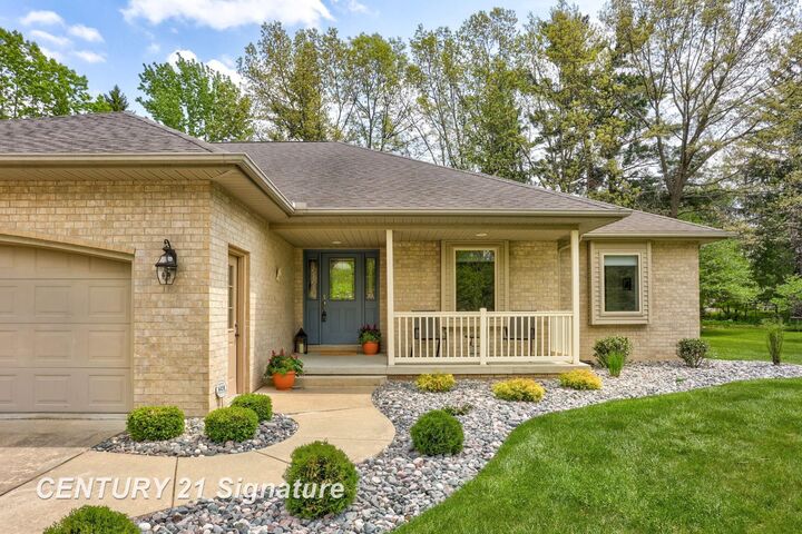 Property Photo:  2368 Durham Drive  MI 48609 