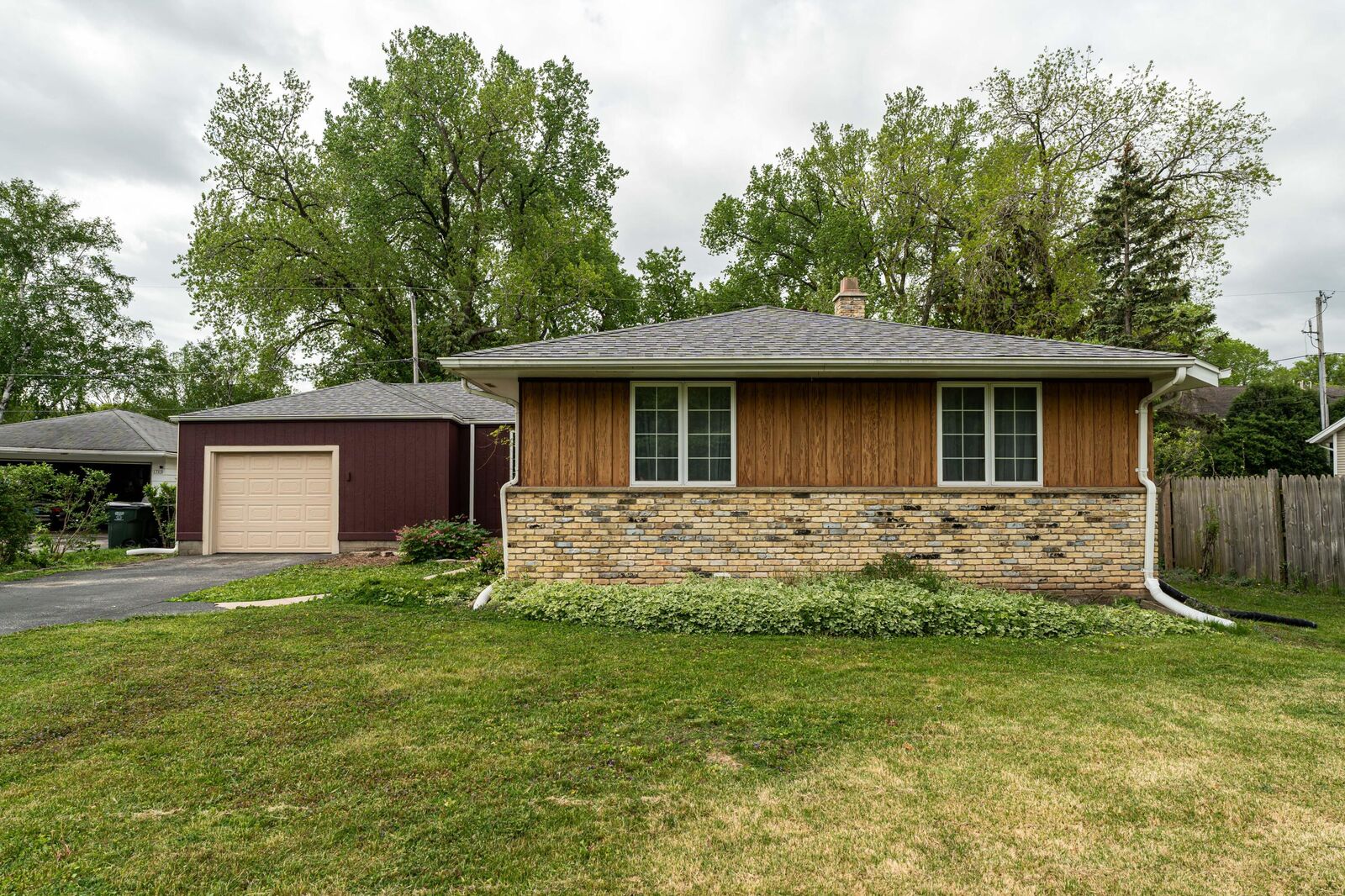 Property Photo:  1711 W Mill Rd  WI 53209 