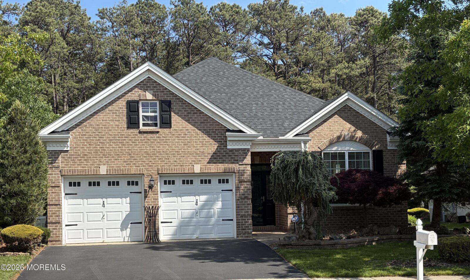 Property Photo:  7 Gables Way  NJ 08527 