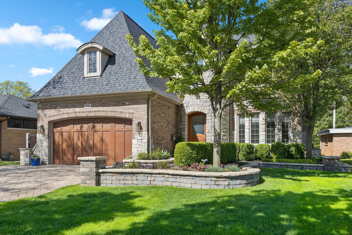 Property Photo: 718 S Fairview Avenue IL 60126