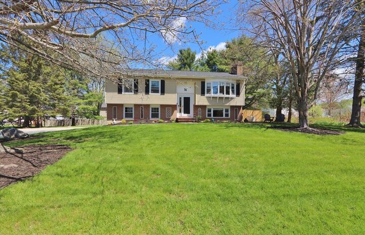 Property Photo: 16 Willow Way ME 04412