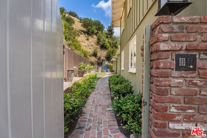 Property Photo:  3820 Mandeville Canyon Road  CA 90049 