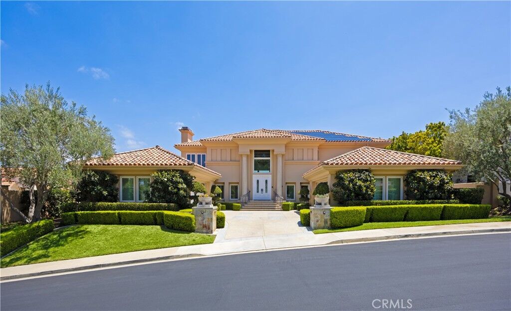 Property Photo:  4 Kingsport  CA 92657 