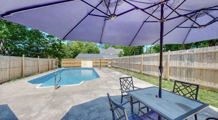 Property Photo:  128 Jefferson Ave W  TN 37030 