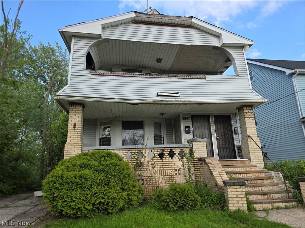 Property Photo: 3847 E 146th Street OH 44128