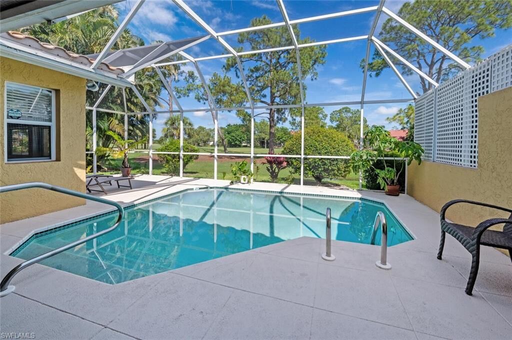 Property Photo:  641 Saint Andrews Blvd 108-1  FL 34113 