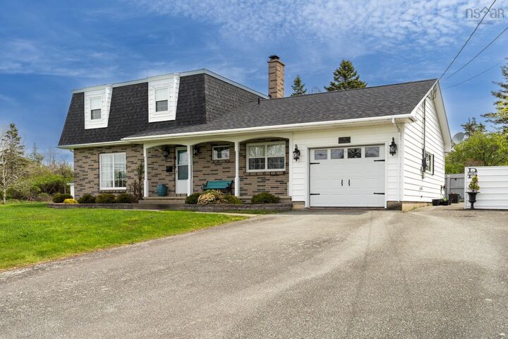 19 Goodwin Drive — photo 1