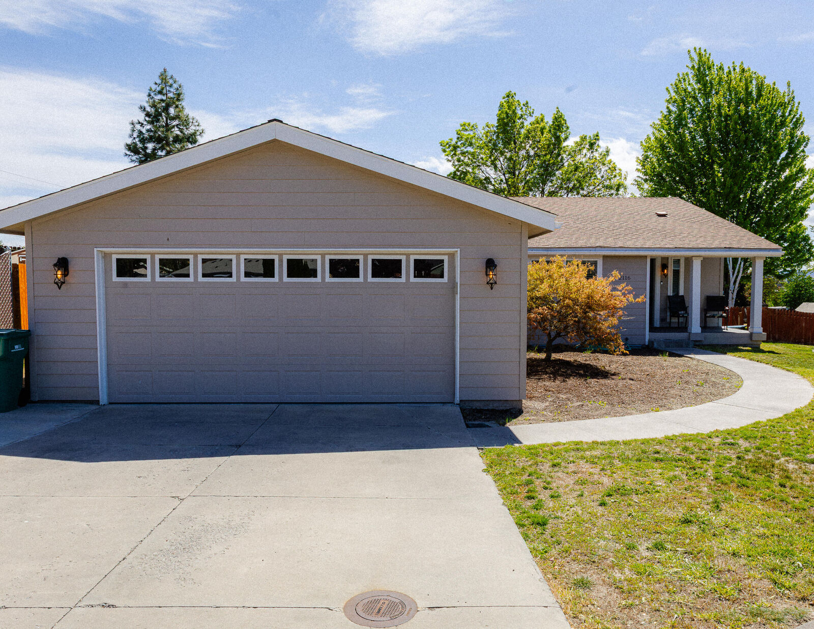 Property Photo:  2116 Ashley Court  OR 97603 