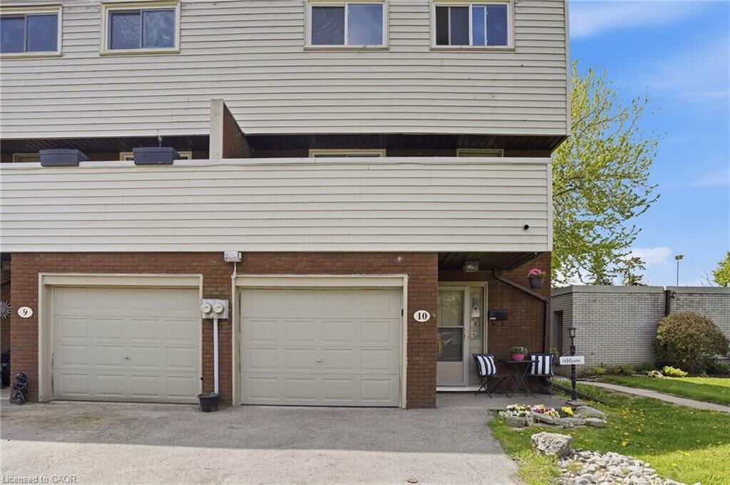 Property Photo:  23 Watsons Lane 10  ON L9H 5G9 