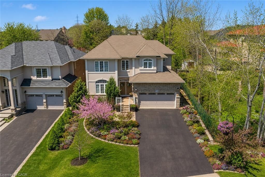 Property Photo: 16 Westridge Drive ON L9C 0C2