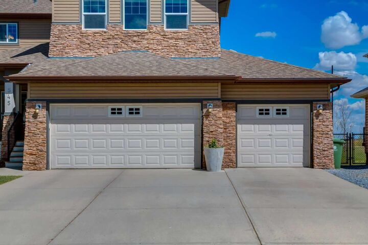 Property Photo:  545 Boulder Creek Circle SE  AB T0J 1X3 