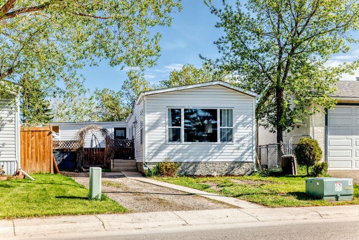 124 Big Springs Drive SE — photo 1