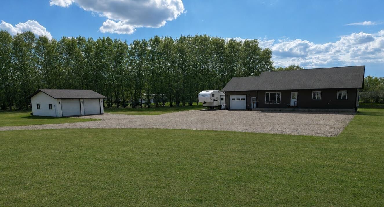 Property Photo:  9206 94 Street  AB T0H 2H0 
