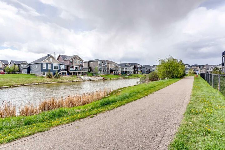 Property Photo:  390 Canals Crossing SW  AB T4B 4L4 