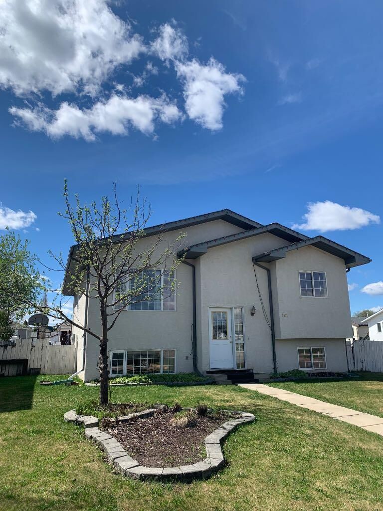 Property Photo:  121 Mink Creek Road  AB T7S 1C9 