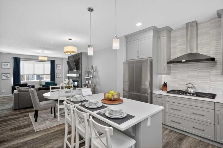 Property Photo:  31 Lucas Boulevard NW  AB T3P 1H8 