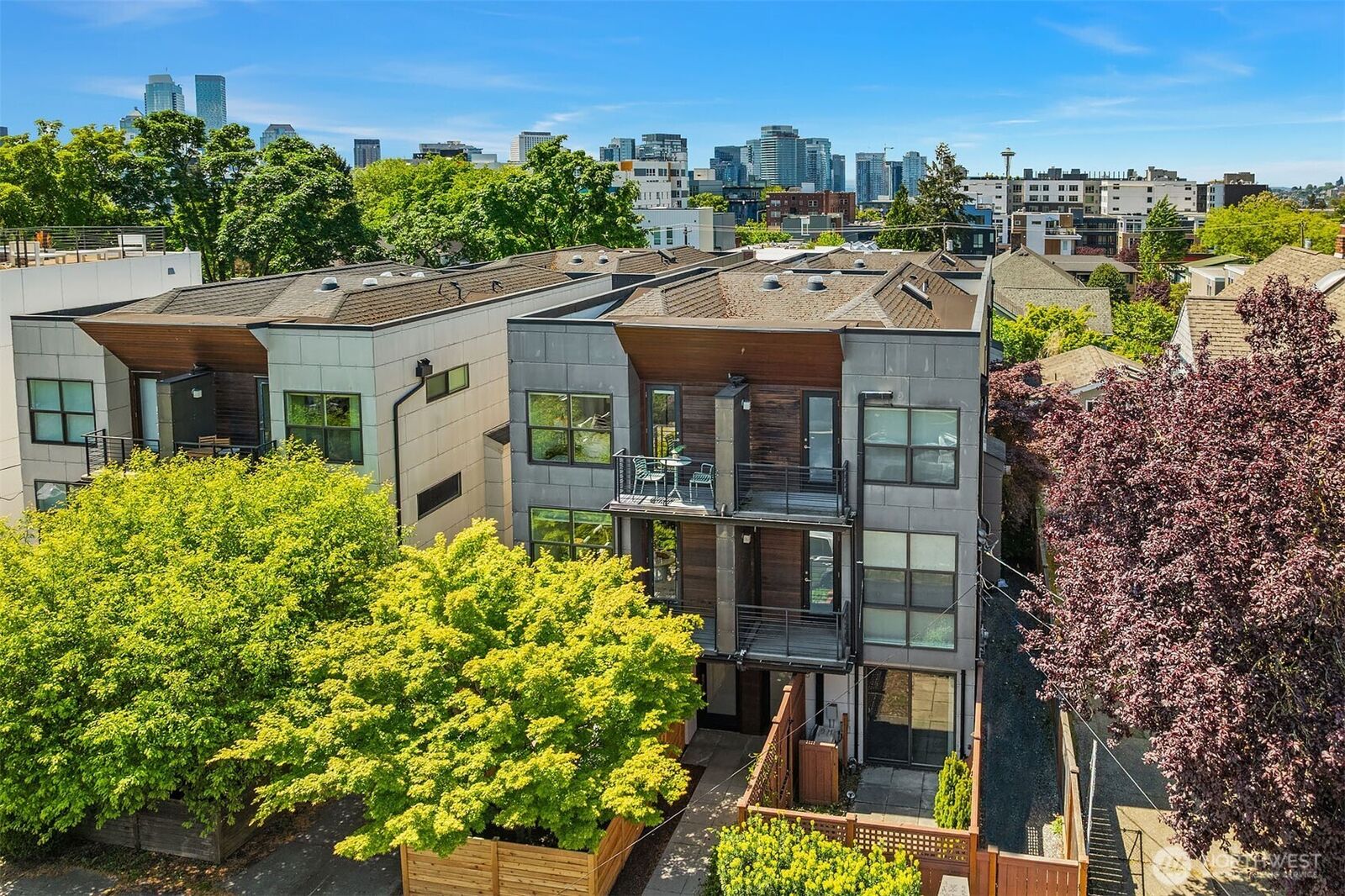 Property Photo:  219  12th Avenue E A  WA 98102 