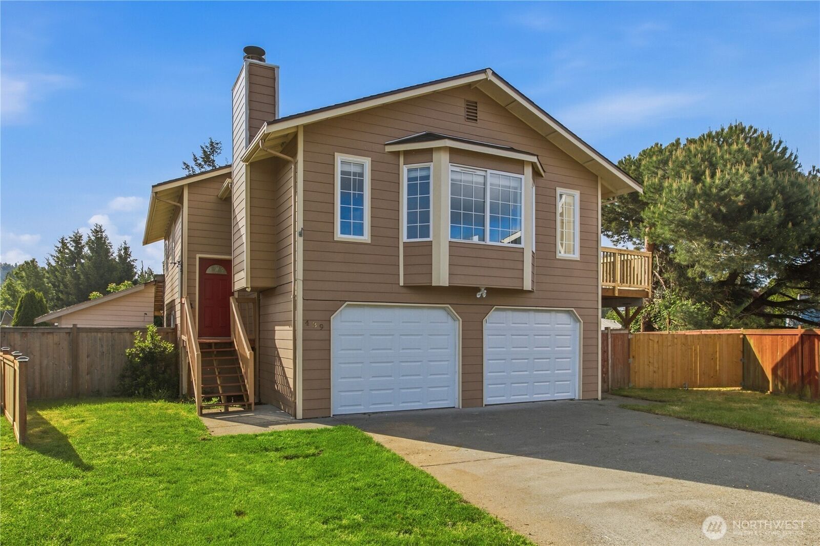 Property Photo:  439  Hawthorne Avenue S  WA 98047 