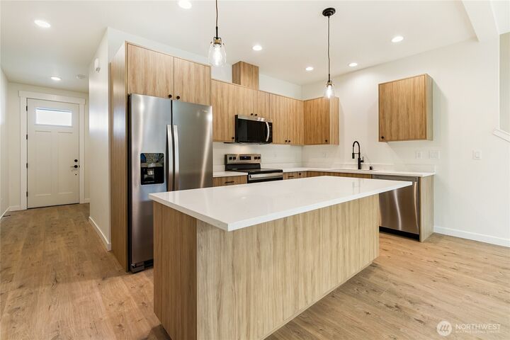 Property Photo:  4237  Melrose Lane  WA 98226 