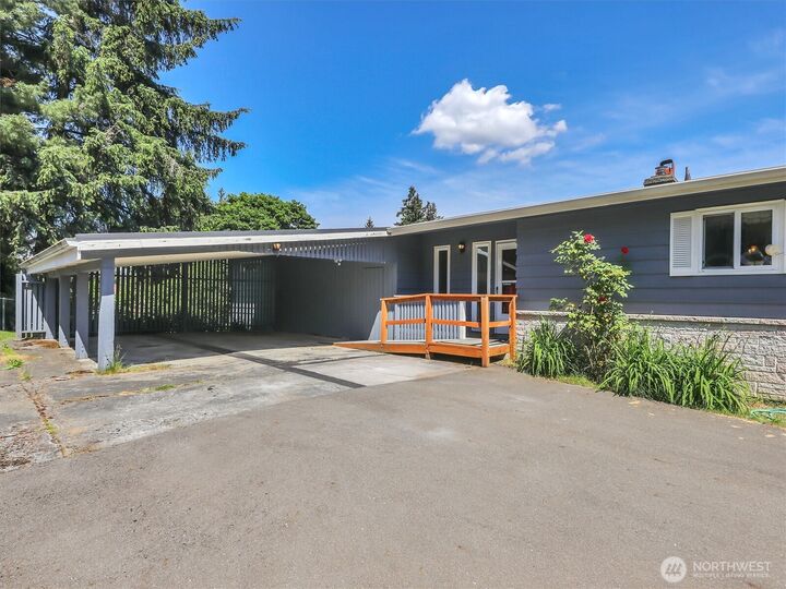 Property Photo: 6512 NE 196th Street WA 98028