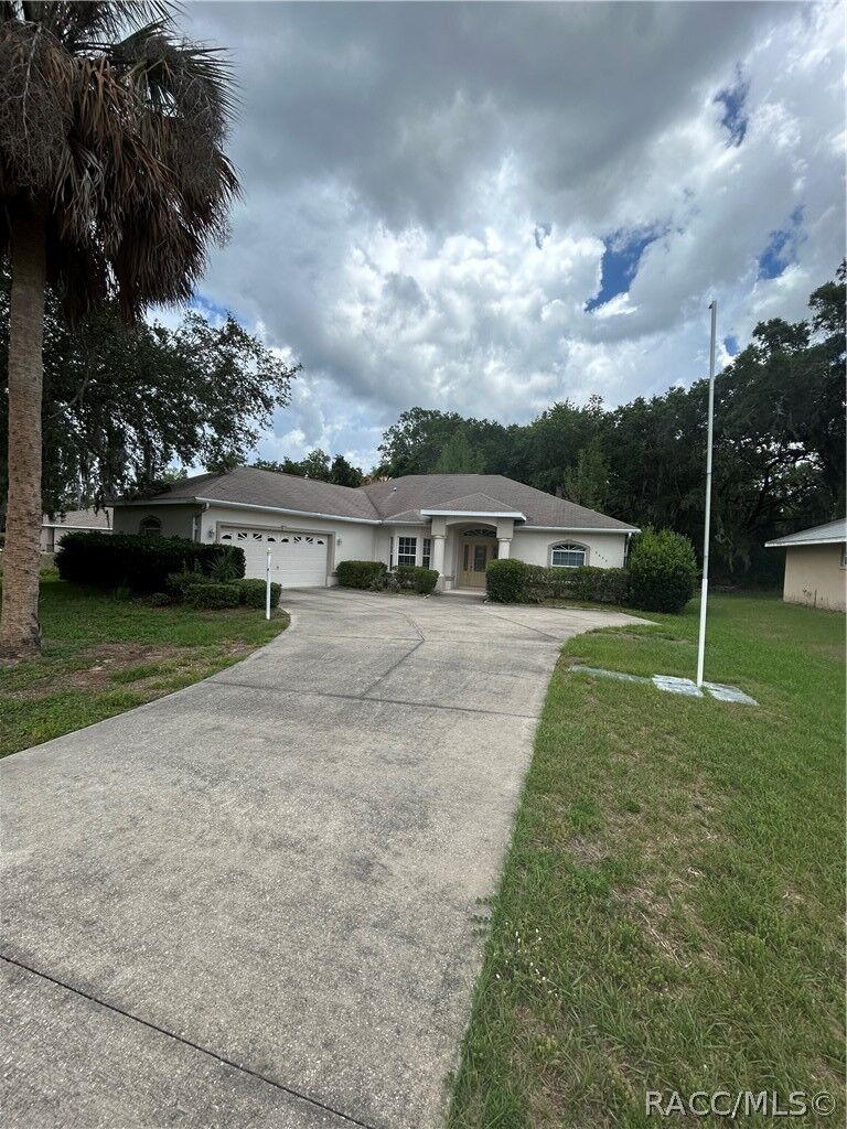 Property Photo:  2675 N Canterbury Lake Drive  FL 34442 